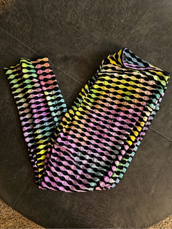 Pants - Woman’s Rainbow Stripe Wave Leggings - Black Background